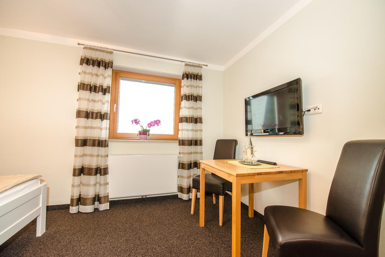 Flugplatzrestaurant Wallmuhle Hotell Atting Exteriör bild